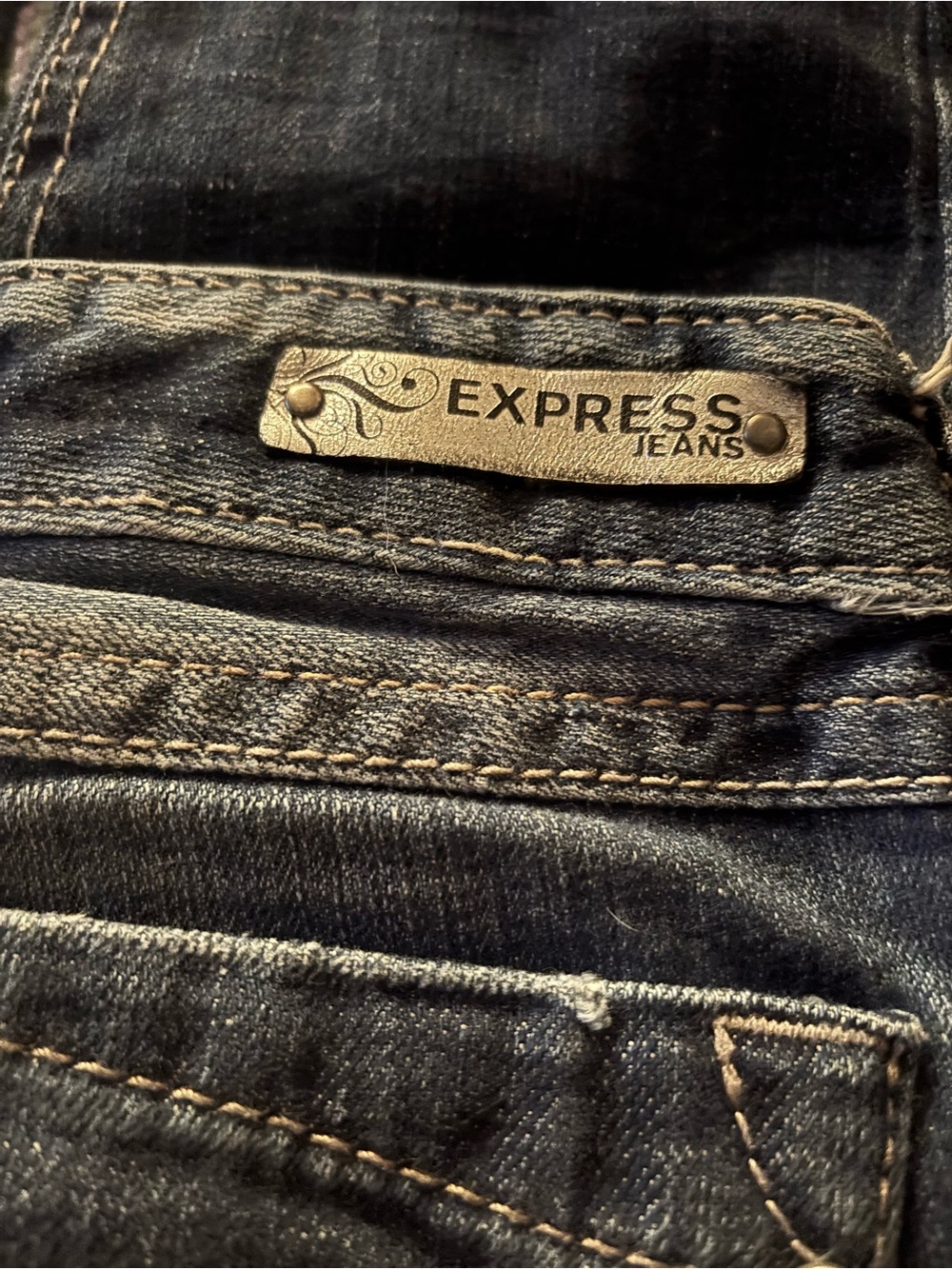 Express women’s skinny studded Jeans size 4. Low cut. Very good used condition. - Picture 6 of 11